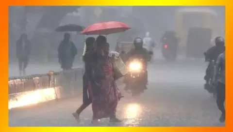 பரமத்தி வேலூர் பகுதிகளில் திடீர் மழைசாலையோர வியாபாரிகள், பொதுமக்கள் பாதிப்பு