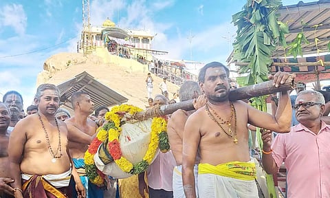 மலைக்கோட்டையில் உச்சிப்பிள்ளையாருக்கு 150 கிலோ மெகா கொழுக்கட்டை படையல்