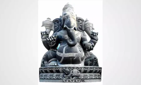 புறம்போக்கு இடத்தில் விநாயகர் சிலை வைத்ததால் பரபரப்பு