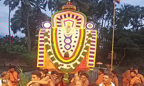 இரணியலில் விநாயகர் சிலை வீதி உலா