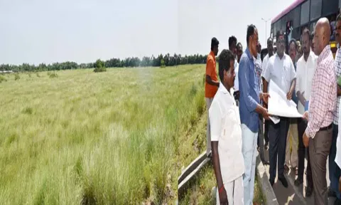 முத்தாம்பாளையம் ஏரியை கலெக்டர் பழனி பார்வையிட்டு ஆய்வு செய்தார்.