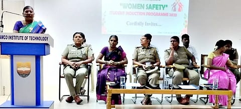 பெண்கள் பாதுகாப்பு கருத்தரங்கு