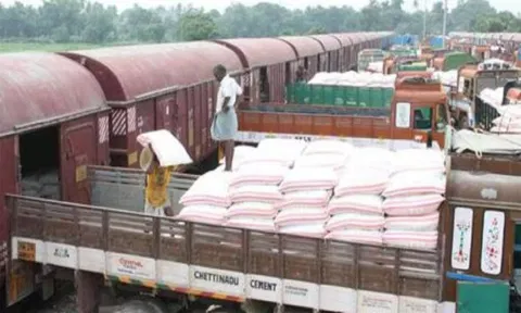 தூத்துக்குடியில் இருந்து தஞ்சைக்கு 600 டன் உரம் வருகை