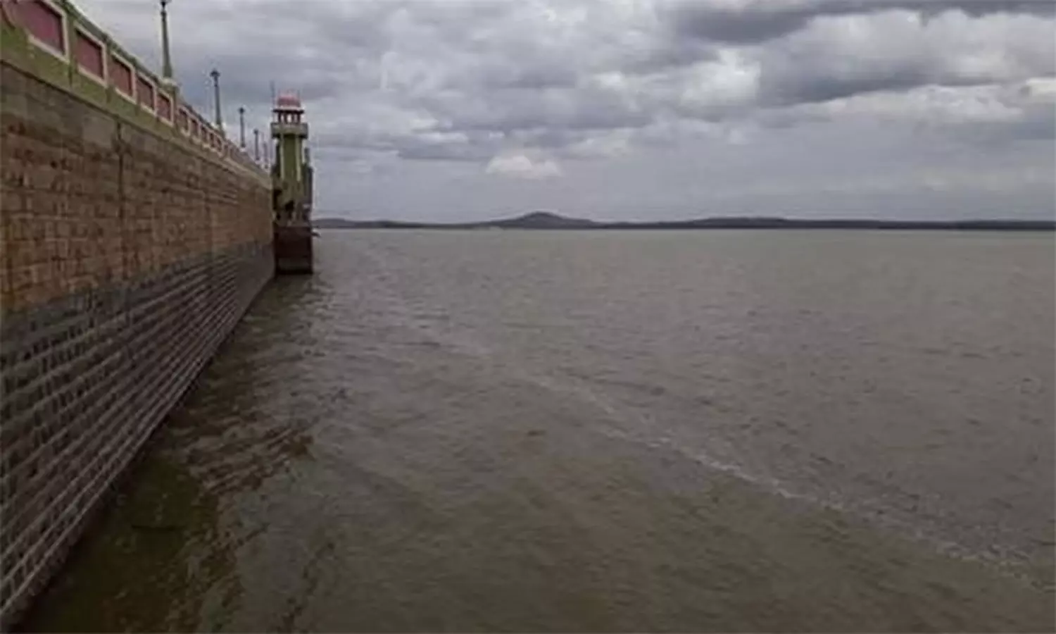 பவானிசாகர் அணையின் நீர்மட்டம் 72 அடியாக குறைந்தது