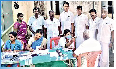 இலவச கண் பரிசோதனை முகாம்