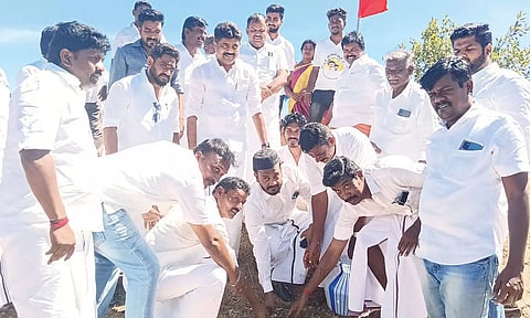 10 ஆயிரம் பனை விதை நடும் பணி