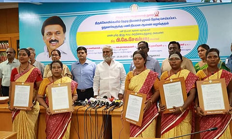 கோவில்களுக்கு மேலும் 5 பெண் ஓதுவார்கள் நியமனம்- அமைச்சர் பி.கே.சேகர்பாபு பணி நியமன ஆணை வழங்கினார்