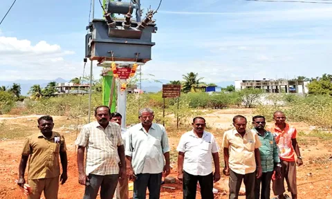 நெல்லை அருகே ரூ.5½ லட்சத்தில் புதிய மின்மாற்றி