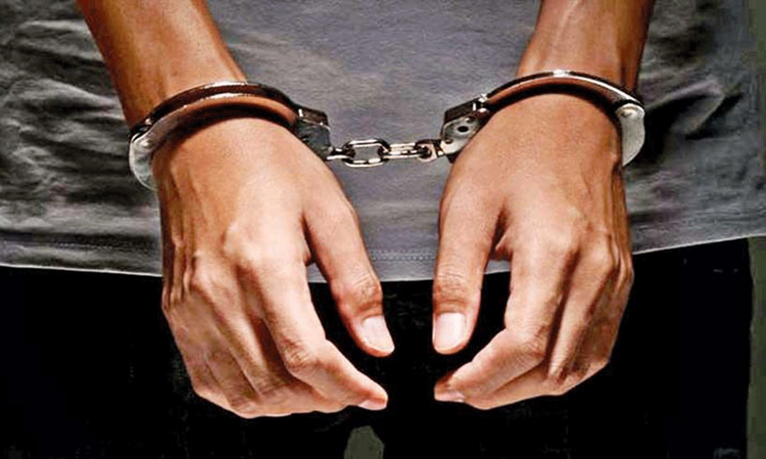 மோட்டார் சைக்கிளில் கஞ்சா கடத்திய வாலிபர் கைது