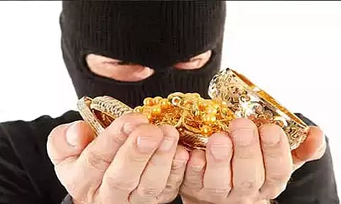 திட்டமிட்டு நடந்த துணிகர கொள்ளை; 25 கோடி நகை மாயம்: துப்புதுலக்கும் டெல்லி காவல்துறை