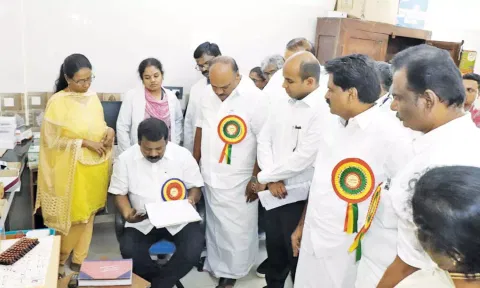 தஞ்சை ராசாமிராசுதார் அரசு ஆஸ்பத்திரியில் சட்டப்பேரவை குழுவினர் ஆய்வு செய்தனர்.