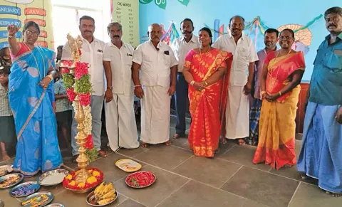 உடன்குடி சிவலூரில் புதிய பள்ளி கட்டிடங்கள் திறப்பு விழா