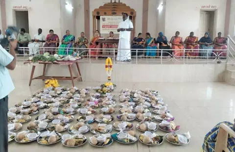 சமுதாய வளைகாப்பு நிகழ்ச்சி நடந்த போது எடுத்தபடம்.