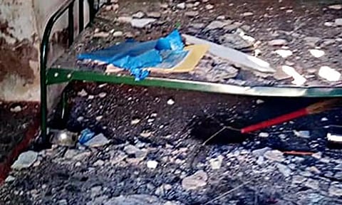 மேலூர் அருகே பலத்த மழை: பழமையான தொகுப்பு வீடு இடிந்தது