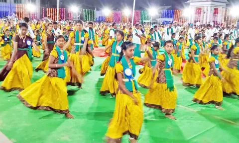 நிகழ்ச்சியில்&nbsp; கலந்து கொண்டவர்களின் காட்சி.&nbsp;