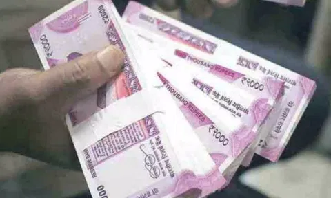 பஸ் திருடனை காட்டி கொடுத்தால் ரூ.10 லட்சம் பரிசு- ஆந்திர போலீசார் அறிவிப்பால் பரபரப்பு