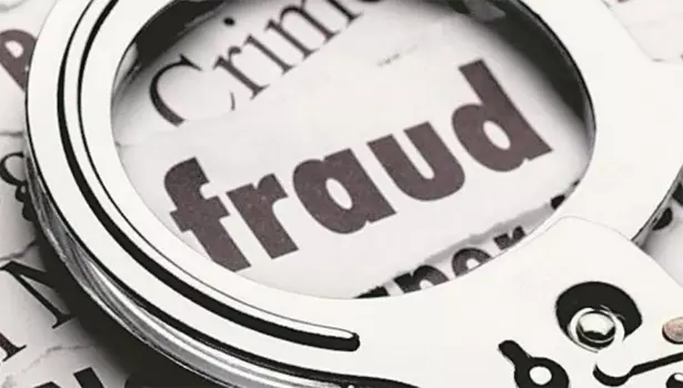 சேலத்தில் தனியார் வங்கியில் 91 கிராம் கவரிங் நகை வைத்து ரூ.4 லட்சம் மோசடி