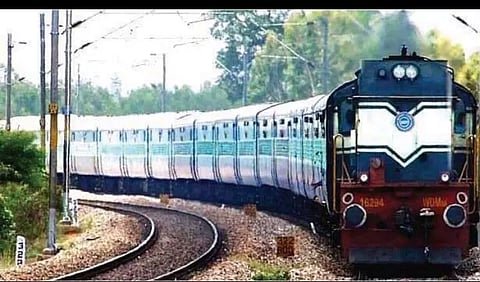 வந்தே பாரத் ரெயில் சாத்தூர், திருமங்கலம்  நின்று செல்ல வேண்டும்-எம்.பி. கடிதம்