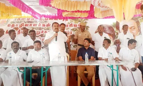 பனை விதைகள் விதைக்கும் பணி தொடக்க விழாவில் அமைச்சர் ராஜகண்ணப்பன் பேசிய காட்சி. அருகில் கலெக்டர் விஷ்ணு சந்திரன் மற்றும் பலர் உள்ளனர்.