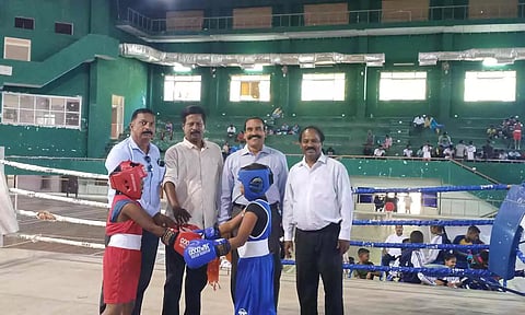 &nbsp;பாக்ஸிங் வீரர்கள் வீராங்கனைகள் கலந்து கொண்ட காட்சி.