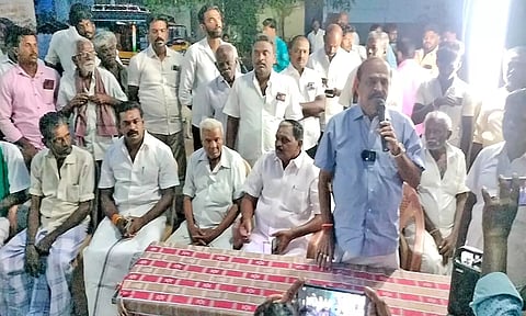 கயத்தாறு அருகே அ.தி.மு.க. பூத் கமிட்டி கூட்டம்