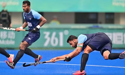 ஆசிய விளையாட்டு போட்டி - ஹாக்கியில் வங்காளதேசத்தை 12-0 என வீழ்த்தியது இந்தியா