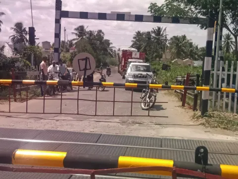 நொய்யல் ரெயில்வே கேட் பழுது