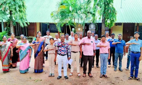 செங்கோட்டை அரசு பள்ளியில் தூய்மை உறுதிமொழி ஏற்பு