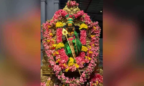 சிறப்பு அலங்காரத்தில் முருகப் பெருமான்.