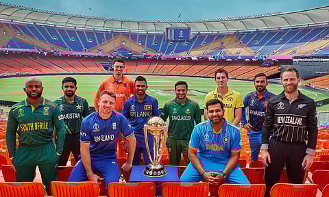 உலக கோப்பையுடன் பத்து அணிகளின் கெத்தான கேப்டன்கள்