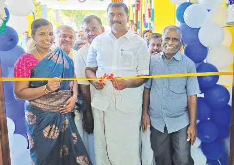 எட்டயபுரம் பேரூராட்சி பகுதிகளில் ரூ. 3 கோடியில் வளர்ச்சி திட்டப்பணிகள் - மார்க்கண்டேயன் எம்.எல்.ஏ. தொடங்கி வைத்தார்
