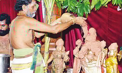 காணிப்பாக்கம் கோவில் பிரம்மோற்சவம்: கல்ப விருட்ச வாகனத்தில் விநாயகர் வீதிஉலா