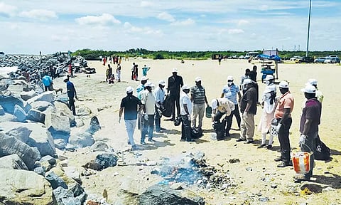 தூய்மை பணி நடைபெற்றது.
