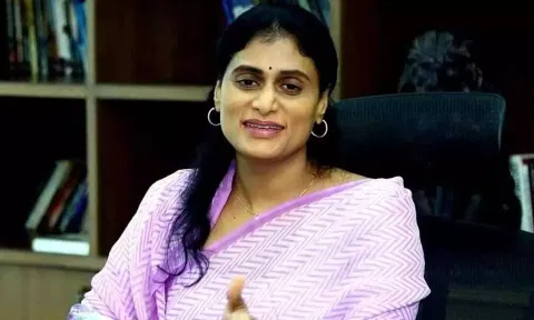 தெலுங்கானாவில் ஷர்மிளா தனித்து போட்டி: காங்கிரசில் இணையும் முடிவை கைவிட்டார்