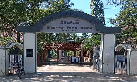 இரணியல் அரசு பள்ளியில் திருட்டு போலீசார் தீவிர விசாரணை