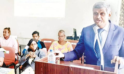 பாலின உணர்திறன் குறித்த விழிப்புணர்வு கருத்தரங்கு நடைபெற்ற காட்சி.&nbsp;