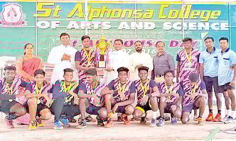 மாவட்ட கைப்பந்து போட்டி புனித அல்போன்சா கல்லூரிக்கு முதலிடம்