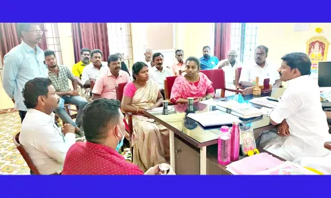 டெங்கு தடுப்பு நடவடிக்கை ஆலோசனை கூட்டம் நகர்மன்ற தலைவர் சுந்தரலிங்கம் தலைமையில் நடந்தது.