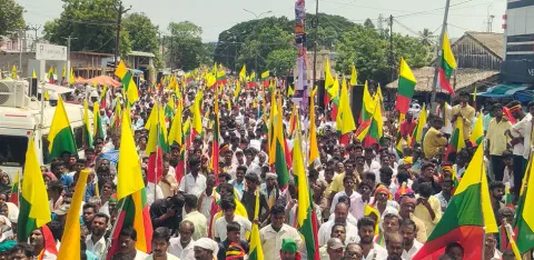 போராட்டத்தில் திரண்டு இருந்த தொண்டர்கள்.&nbsp;