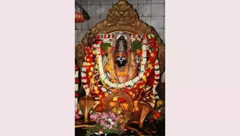 சேலம் கோட்டை மாரியம்மன் கோவில்கும்பாபிஷேகம் தமிழில் நடத்த வேண்டும்