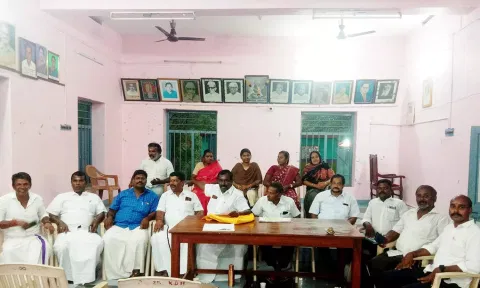 கடையம் ஊராட்சி ஒன்றிய ஊராட்சி மன்ற தலைவர்கள் கூட்டமைப்பின் 25-வது கூட்டம் நடைபெற்றபோது எடுத்த படம்.