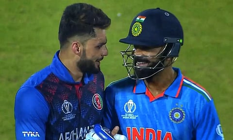 கலாய்த்த ரசிகர்கள்: வேண்டாம் என கூறிய விராட் கோலி- கட்டியணைத்த நவீன் உல் ஹக்- நெகிழ்ச்சி வீடியோ