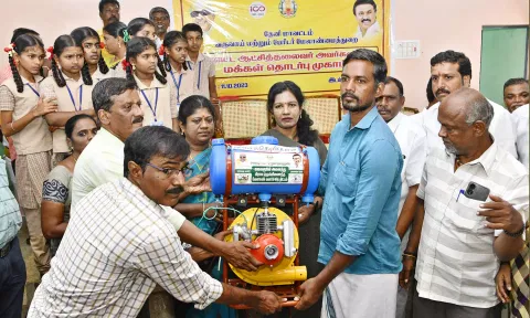 முகாமில் பயனாளிகளுக்கு நலத்திட்ட உதவிகளை கலெக்டர் ஷஜீவனா வழங்கினார்.