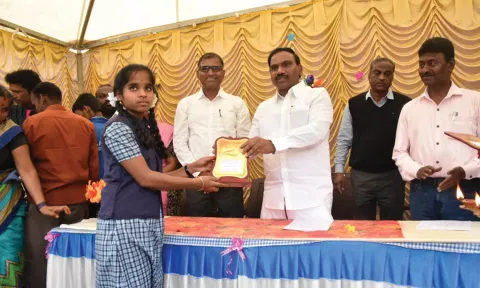 கோத்தகிரி தேனாடு ஊராட்சியில் ரூ.29.50 லட்சம் செலவில் புதிய கட்டிடம்- ஆ.ராசா எம்.பி திறந்து வைத்தார்