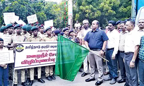 மழைநீர் சேகரிப்பு விழிப்புணர்வு பேரணியை கலெக்டர் தீபக்ஜேக்கப் தொடங்கி வைத்தார்.
