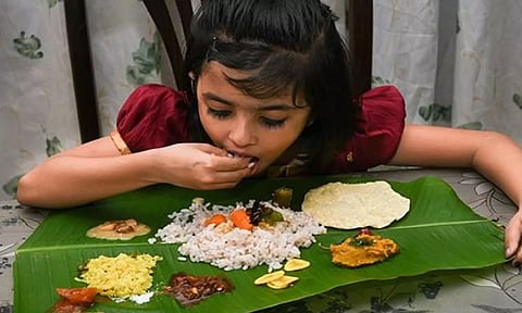 வாழை இலையில் சாப்பிடுவதால் ஏற்படும் நன்மைகள்