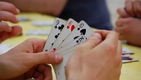 சூதாட்டத்தில் ஈடுபட்ட 13 பேர் மீது வழக்கு