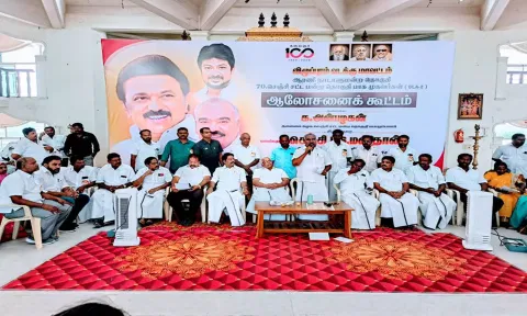 செஞ்சி சட்டமன்ற தொகுதி பாக முகவர்கள் ஆலோசனைக் கூட்டத்தில் அமைச்சர் செஞ்சி மஸ்தான் பேசிய காட்சி.