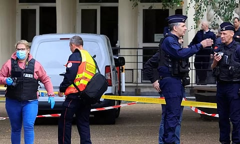 கடவுள் பெயரால் ஆசிரியரை குத்தி கொன்ற மாணவன் - உச்சகட்ட பாதுகாப்பில் பிரான்ஸ்