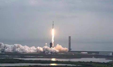 'சைக்' சிறுகோளை ஆய்வு செய்ய விண்கலன் அனுப்பிய நாசா